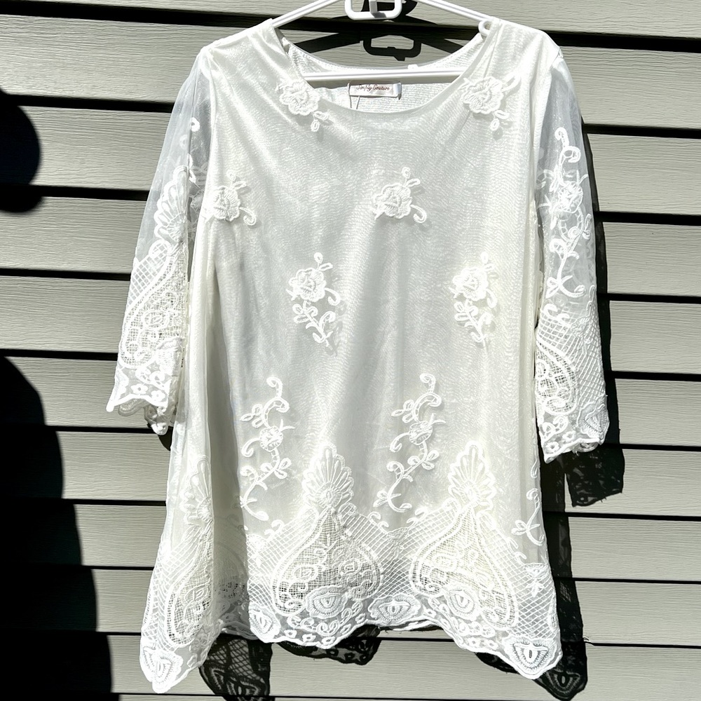 SIMPLY COUTURE EMBROIDERED LACE BLOUSE